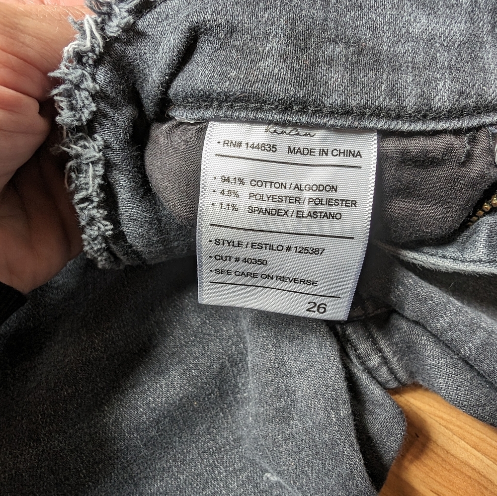Distressed RanCan Jeans - Picture 6 of 6